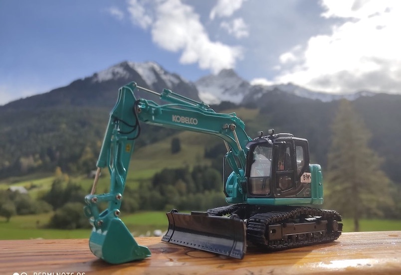 pelle kobelco miniature BH TP.jpeg