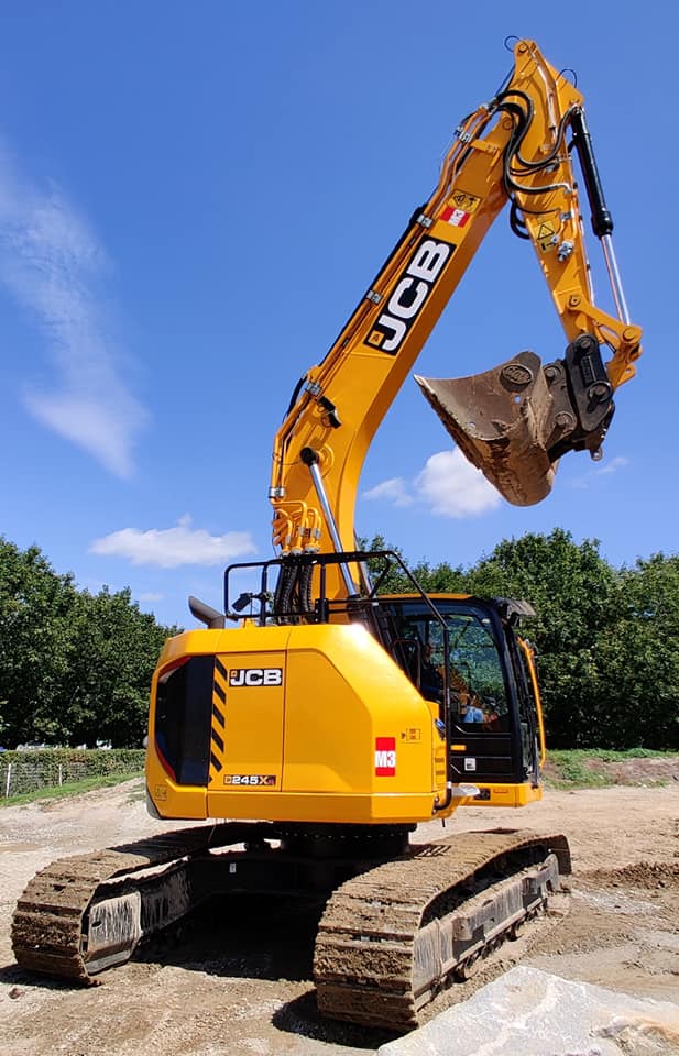 Jcb 215XR (19).jpg