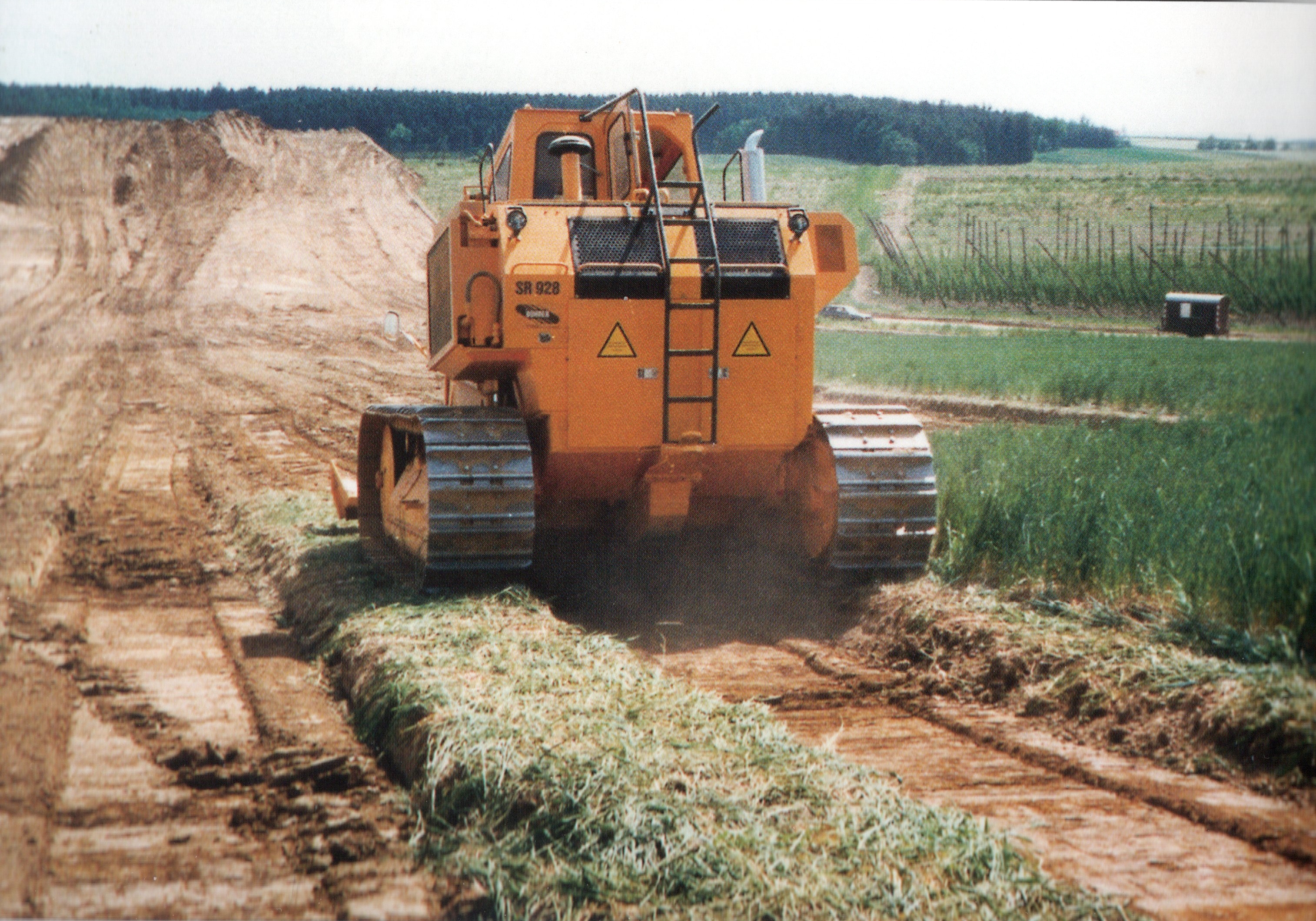 BUHRER_SR928_Jahrbruch_Baumaschinen2004 (3).jpg