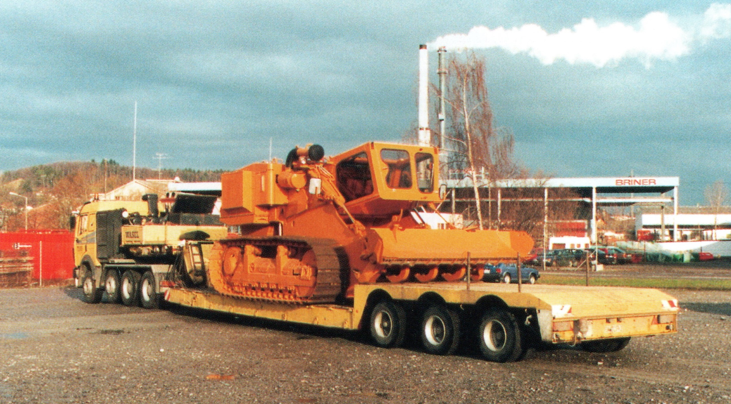 NISSHA_FRUTIGER_SR2000_transport_Jahrbruch_Baumaschinen2004.jpg