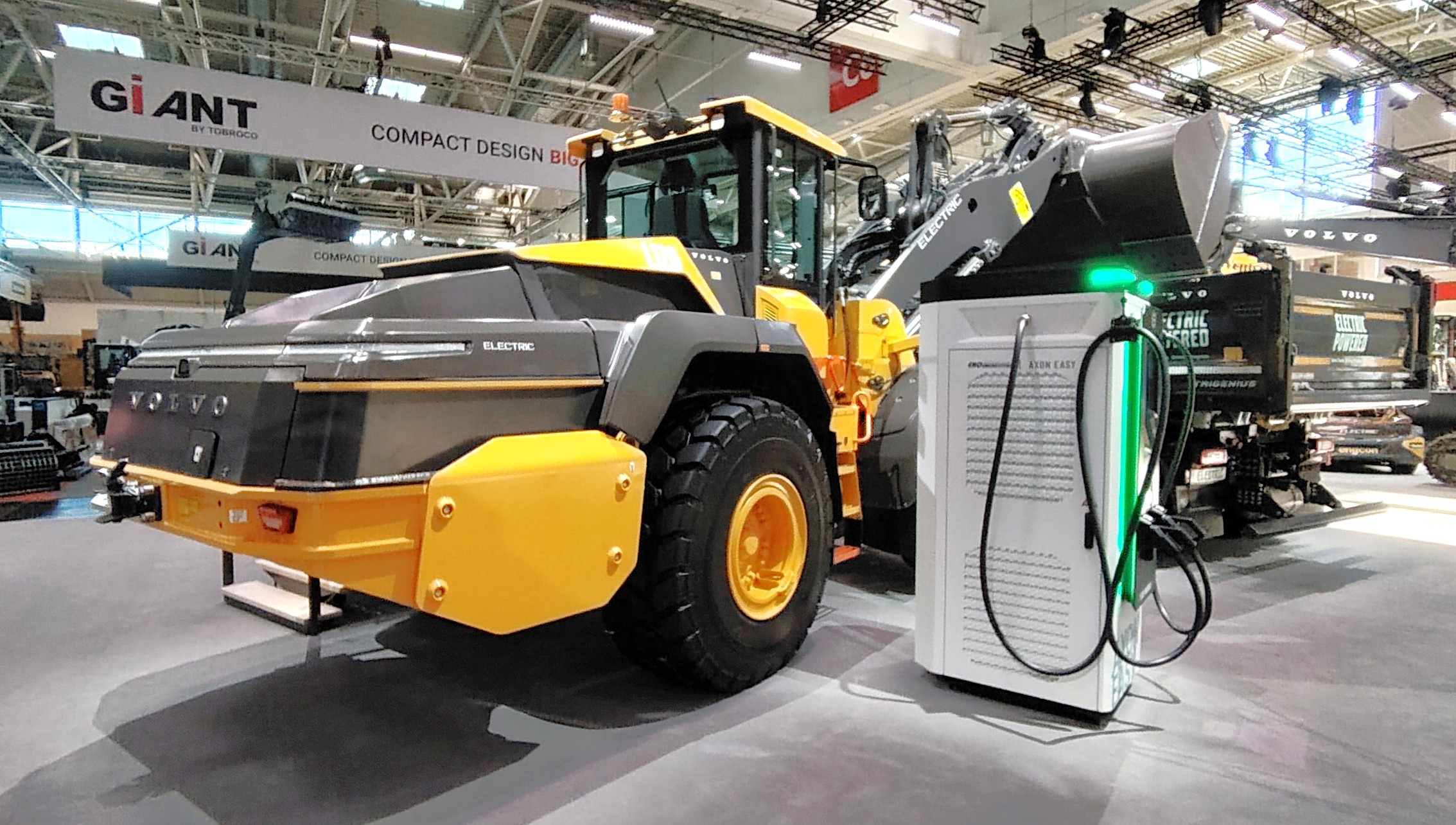 Volvo L120-e.jpg