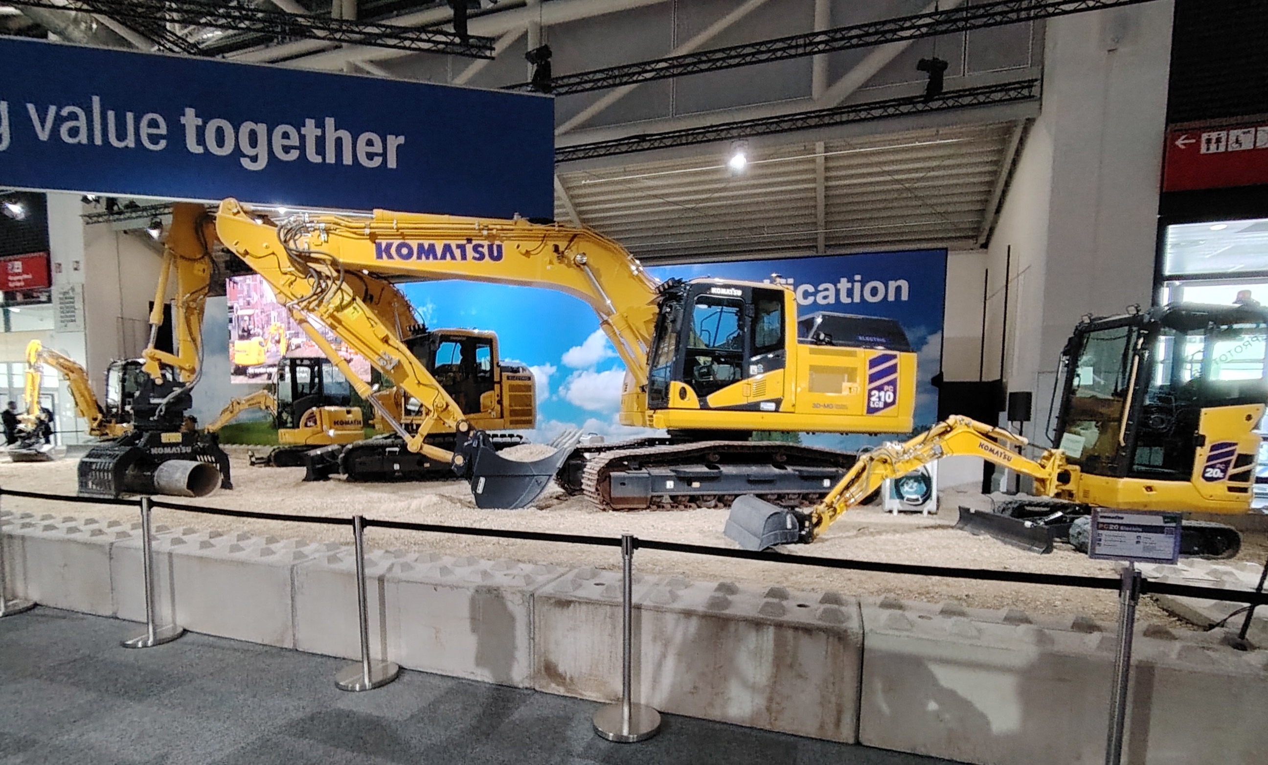 Komatsu.jpg