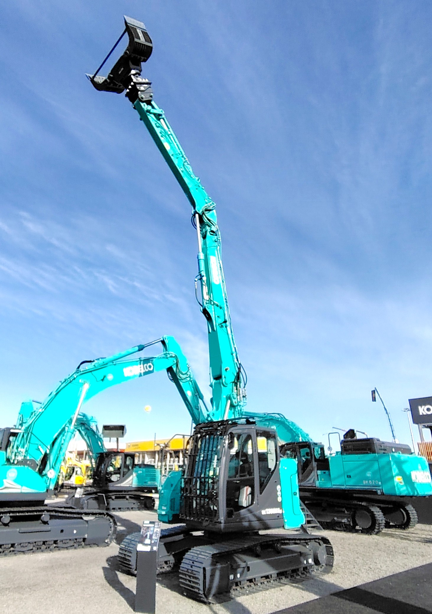 Kobelco.jpg