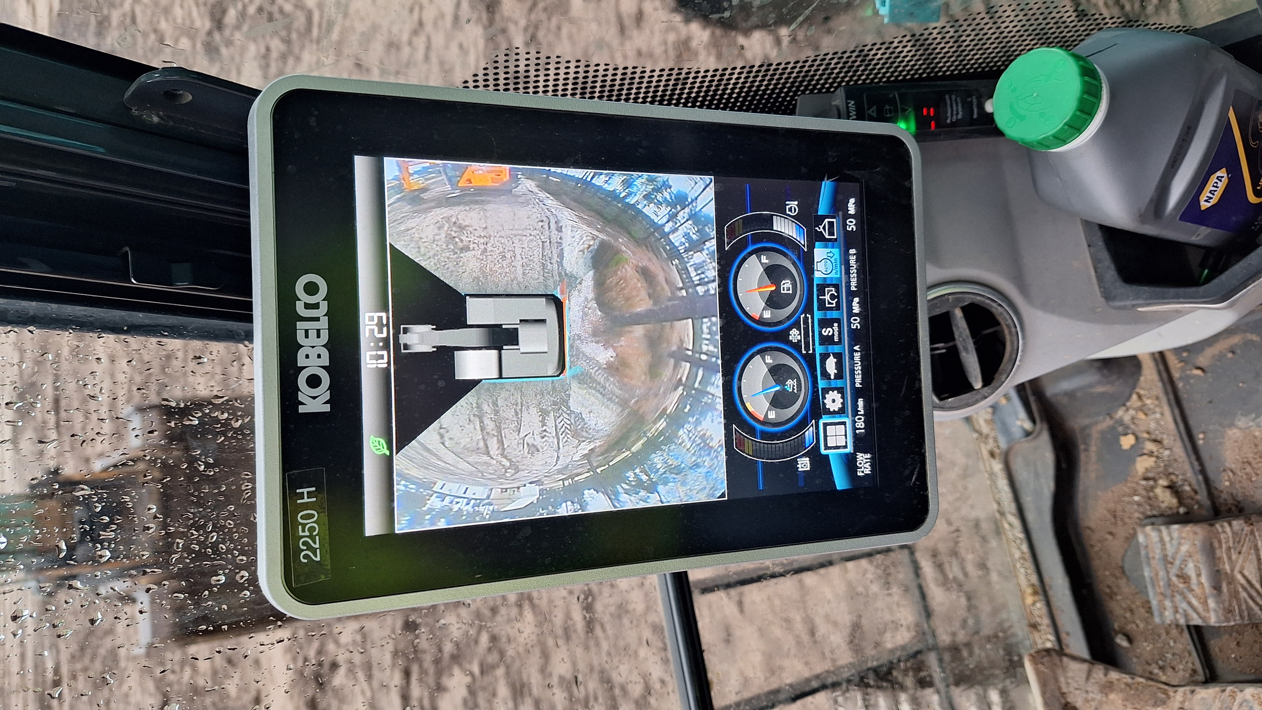 Kobelco 04.jpg